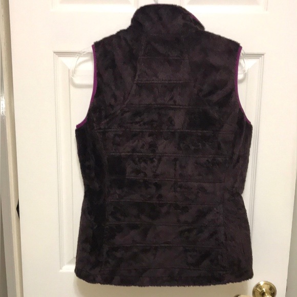 The North Face Mossbud Reversible Vest Purple - Picture 7 of 16